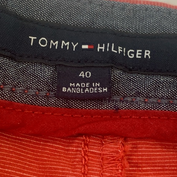 Tommy Hilfiger Men's Red Flat Front Shorts Size 40 Pre-Owned EUC. - Picture 2 of 6